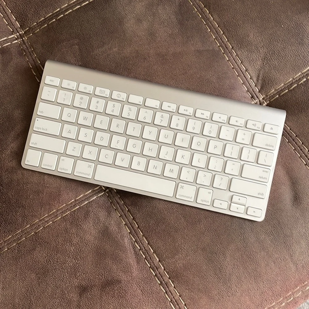 COPY - 🍏Apple BT Keyboard🍏